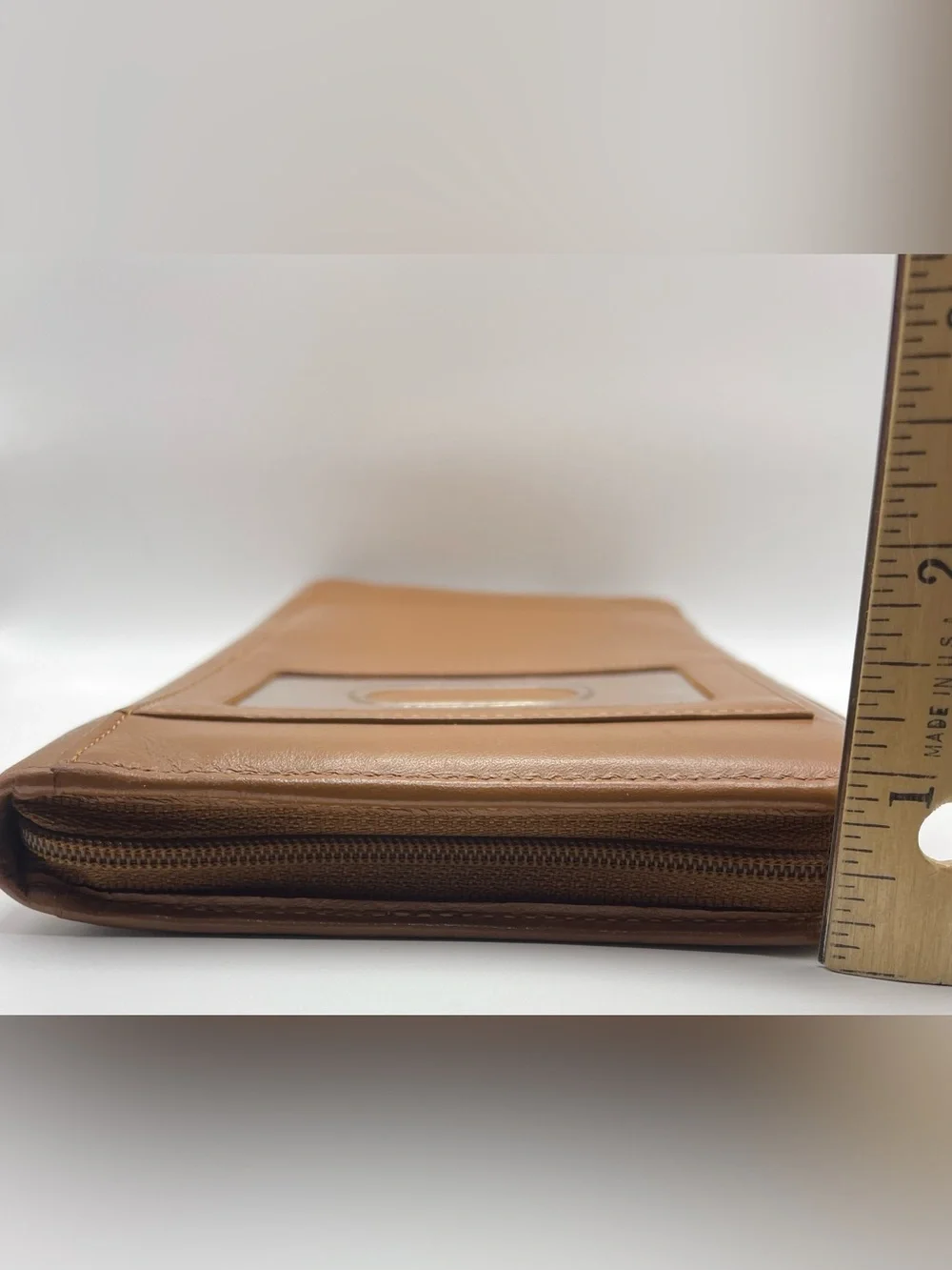 Levenger Fine Leather Travel Wallet Organizer Zip-Around